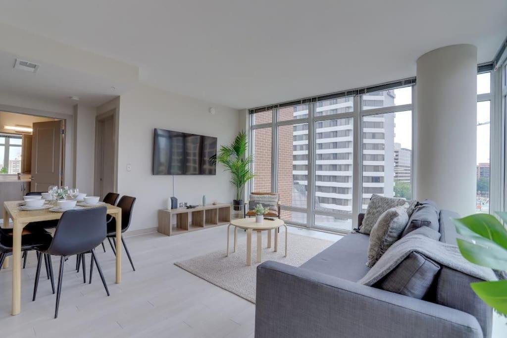 Wonderful 2Br Apartment At Crystal City Arlington Luaran gambar