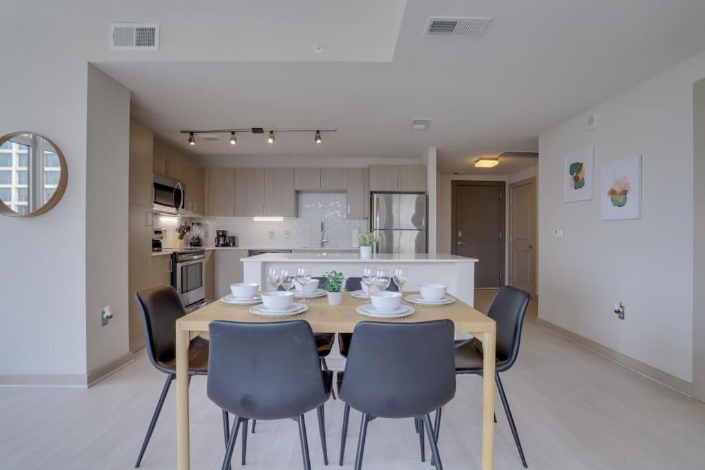 Wonderful 2Br Apartment At Crystal City Arlington Luaran gambar