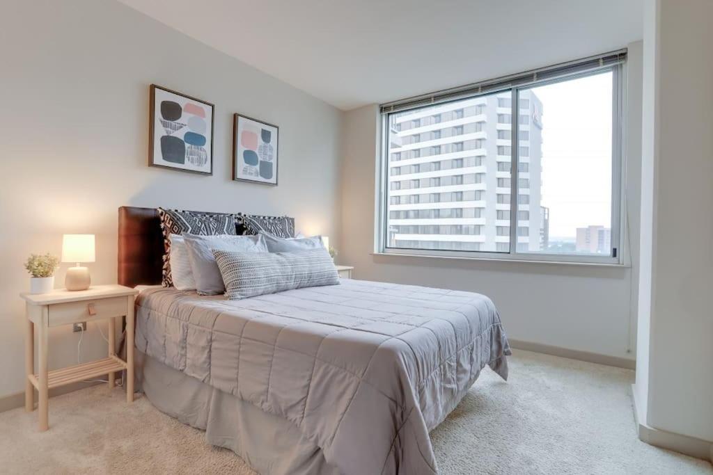 Wonderful 2Br Apartment At Crystal City Arlington Luaran gambar