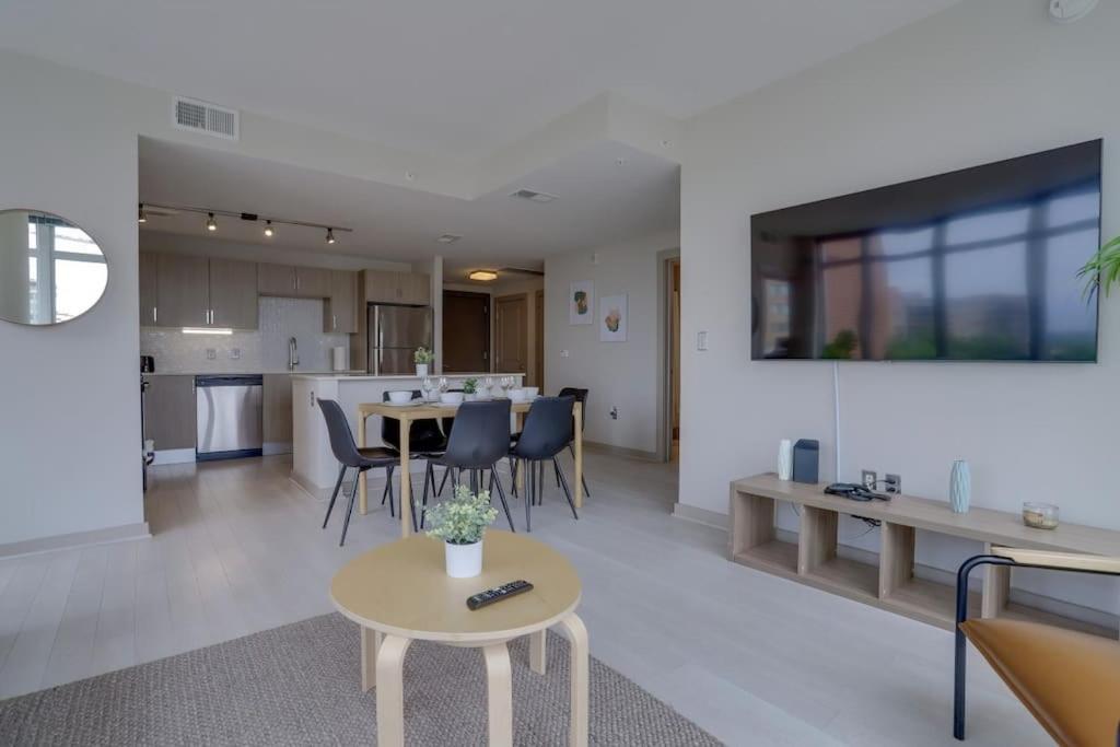 Wonderful 2Br Apartment At Crystal City Arlington Luaran gambar
